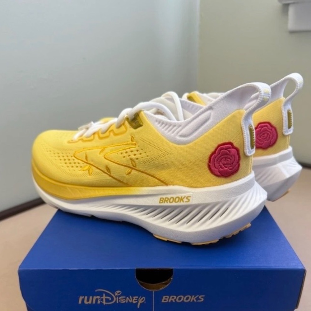 Brooks Run Disney Belle Glycerin 23 sz 9 - Picture 2 of 2